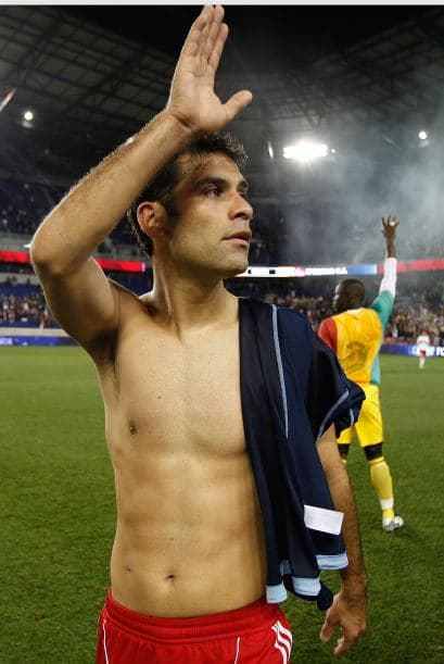 Defendiendo el orgullo azteca tenemos a Rafael Marquez y su cuerpo bien cuidado que a muchas mexicanas les gustaría apapachar.Más de ¡Golazo Extra!