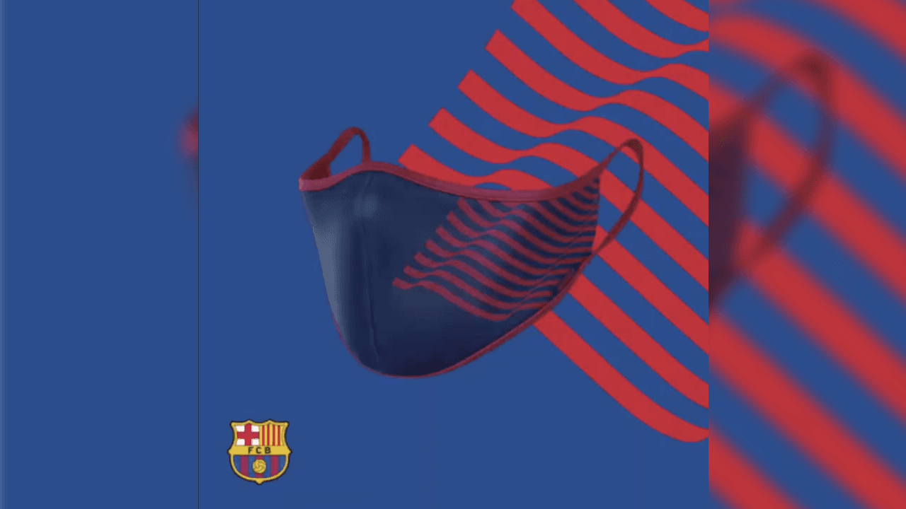 - El FC Barcelona respeta las normas sanitarias, evoca a sus figuras y cuida a su personal.
<br>- Este es el cubrebocas principal con los colores tradicionales del equipo.