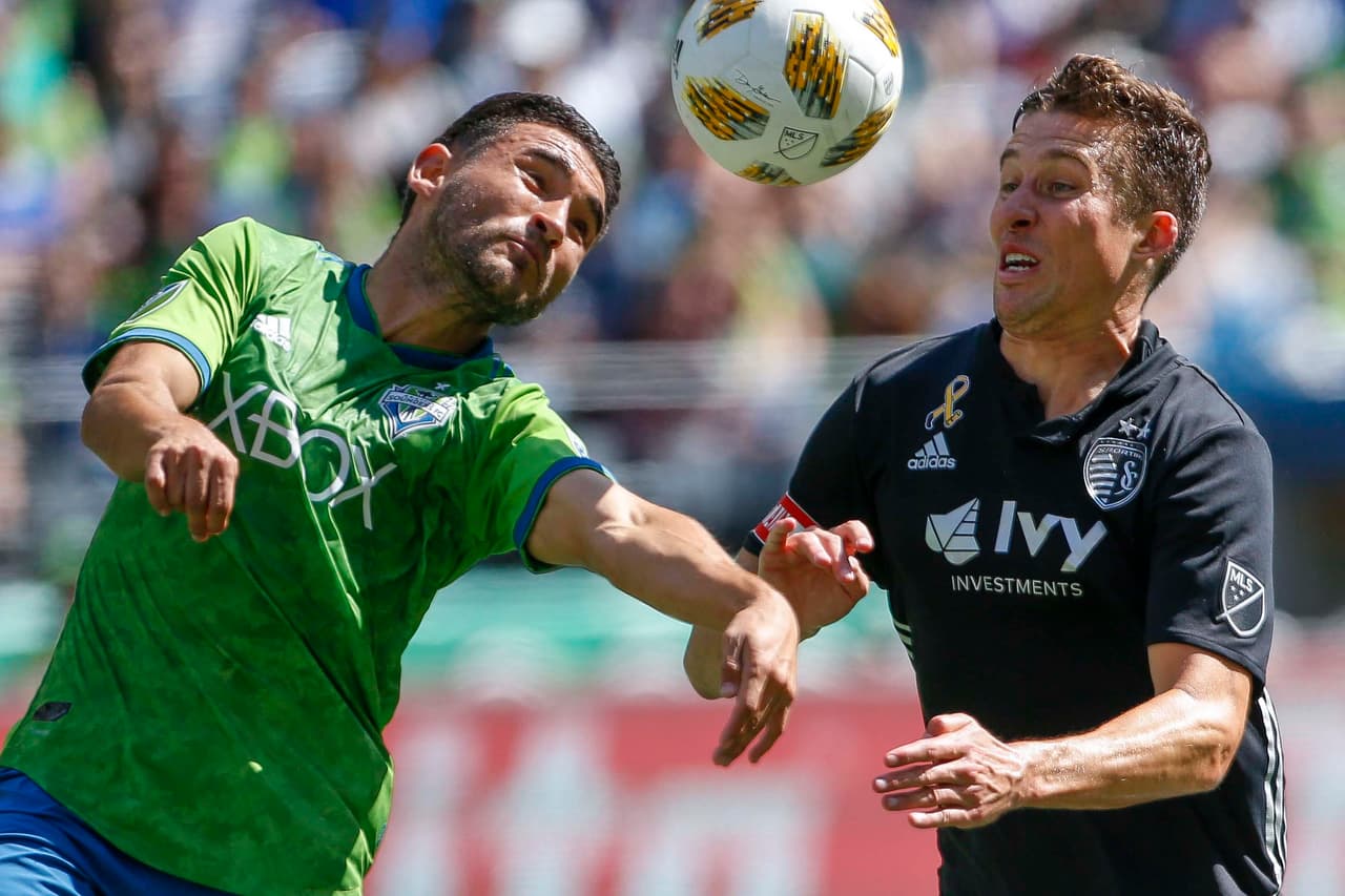 Sporting Kansas City y Seattle Sounders se enfrentan esta tarde.