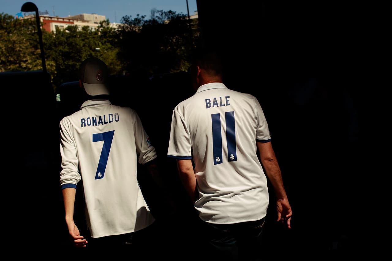 Los dos grandes ídolos del ataque madridista tuvieron representación entre la fanaticada.