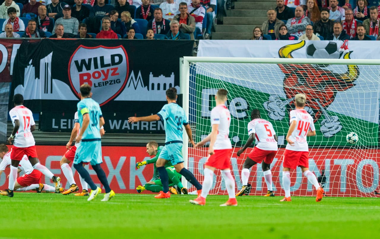 <b>RB Leipzig 3-2 Porto: </b>los alemanes le sacaron el resultado al equipo de los mexicanos Miguel Layún, Héctor Herrera y Jesús Corona, los dos primeros fueron titualres y el tercero entró al segundo tiempo. Diego Reyes no fue convocado.