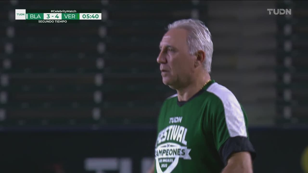 El balón de oro 1994 también hizo un golazo de zurda.