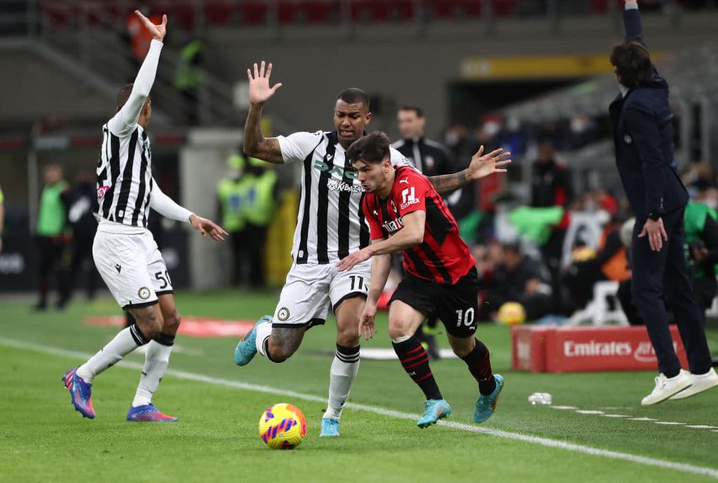 Milan empata 1-1 con el Udinese, Inter emapata 0-0 cp el Genoa y le dan la oportunidad al Napoli de poder cerrar la jornada como líder solitario de la competición.