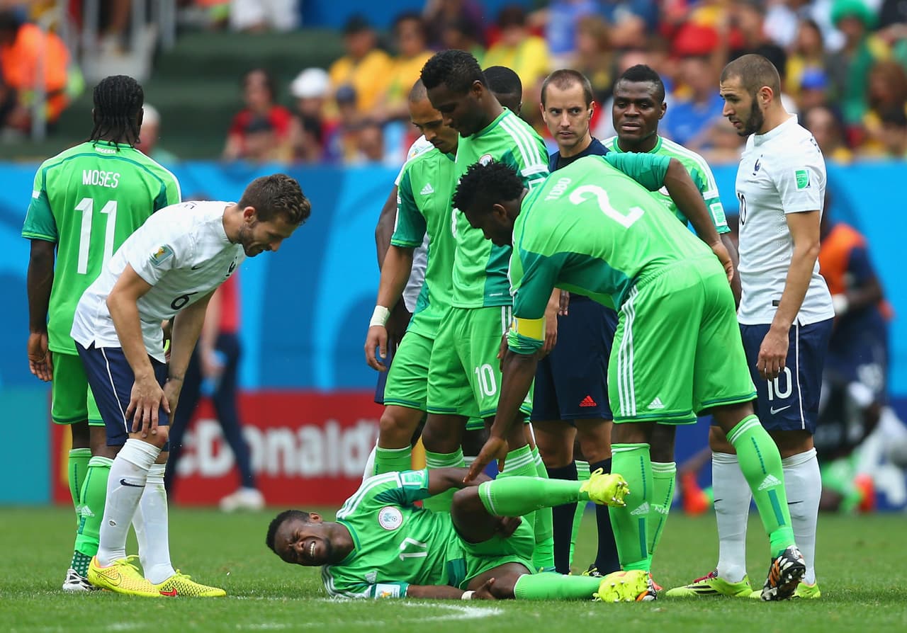 Sin embargo, al minuto 14 una dura entrada de Matuidi le generó una fractura de tibia y peroné.