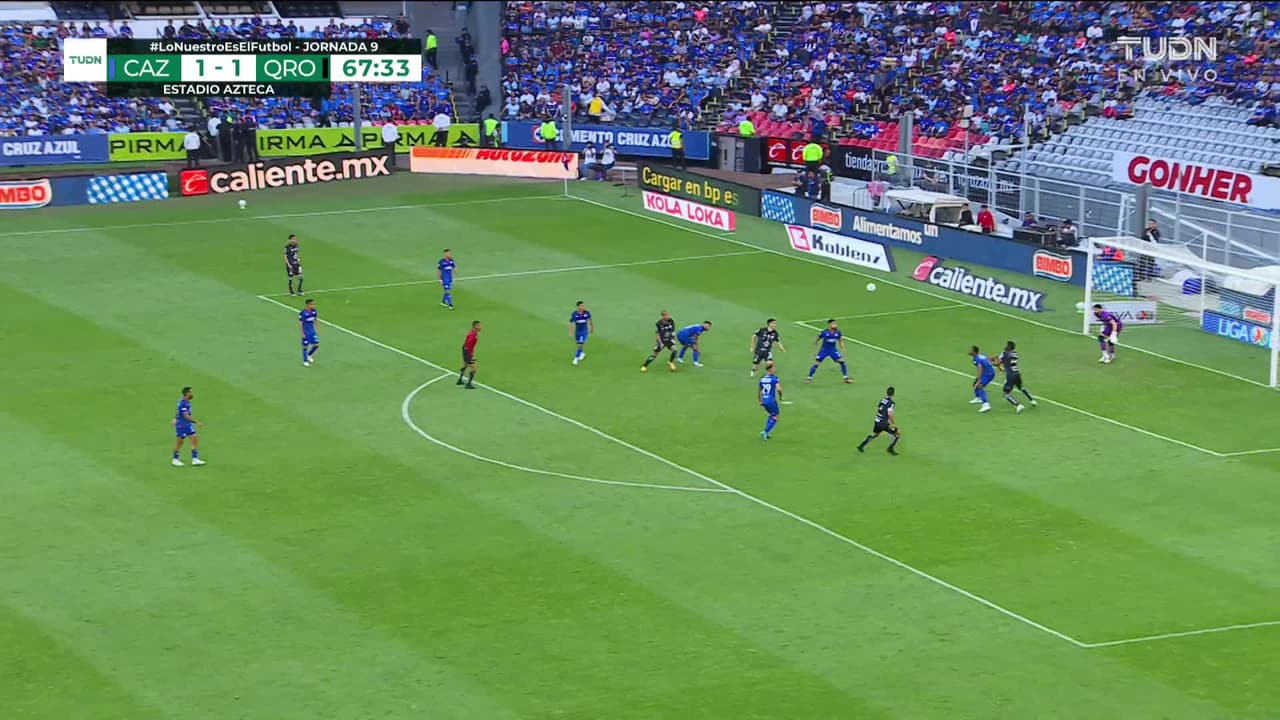 ¡TIRO ATAJADO! disparo por Pablo Barrera.