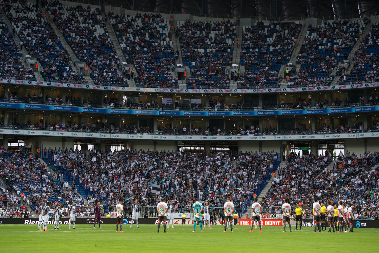 El estadio BBVA Bancomer presentó una gran entrada. La afición regia está muy contenta con la actuación de su equipo en el presente torneo.