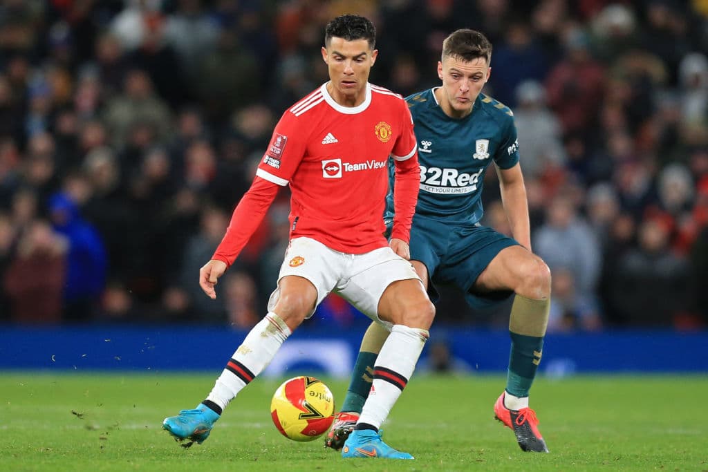 Al United le psan los penales y con un resultado de 7-8 en los penales, Middlesbrough da la sopresa de la semana y le pegan al Manchester United en Old Trafford.