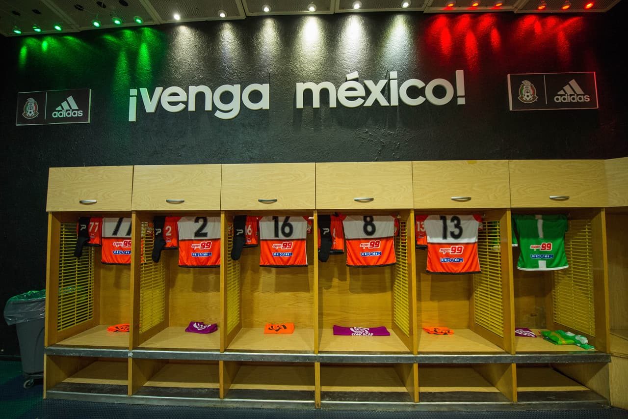 Los camerinos de los visitantes tuvieron un recuerdo del sitio al que estaban visitando, que también es la casa del 'Tri'.