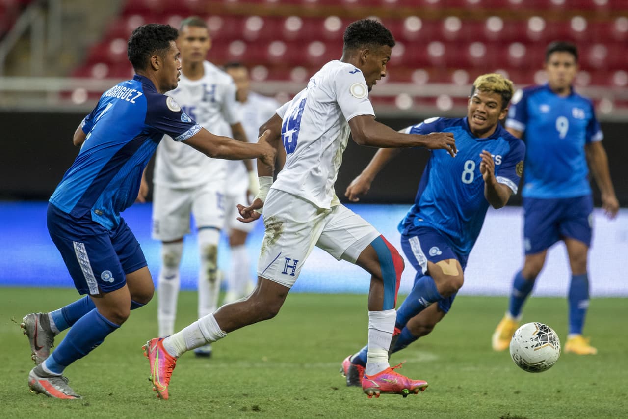 Marvín Márquez y Douglas Martínez fueron los encargados de anotar en el entretenido empate entre la selección de El Salvador y Honduras.