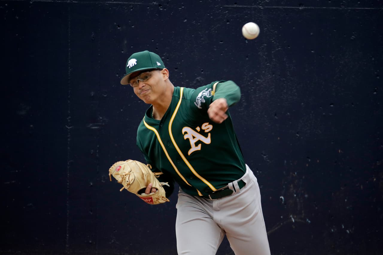 Pese a su inexperiencia, es uno de los jugadores a seguir por su gran repertorio al lanzar, se perfila como una de las alternativas para cerrar.