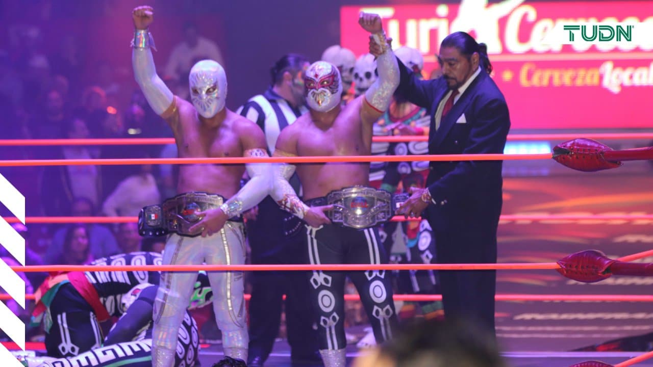 Carístico y Místico conquistan los títulos de parejas del CMLL