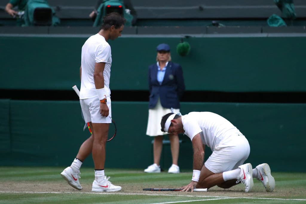Federer, campeón el año pasado, sale de Wimbledon conservando la segunda plaza, pero cediendo 1.640 puntos, por lo que Nadal conservará el número uno hasta el final del US Open.
