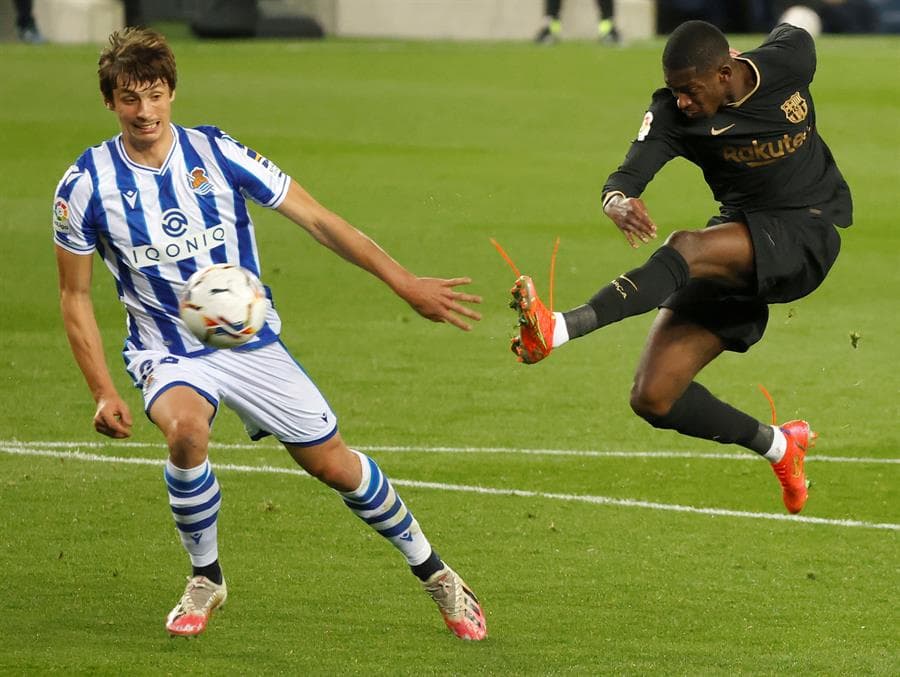 Barcelona propina goliza a la Real Sociedad con un marcador de 6-1. Griezmann abrió el marcador para los culés, seguido de Sergiño Dest, quien se lució con doblete al igual que Leo Messi y Dembelé cerró con broche de oro al minuto 71. El único tanto de los blanquiazules fue por parte de Ander Barrenetxea al minuto 77 en la J28 de LaLiga.