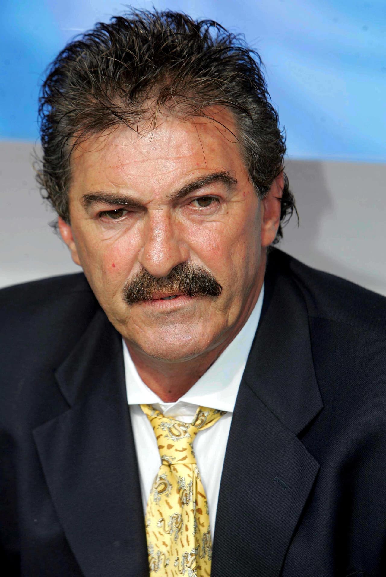 La Volpe mostraba con el paso de los años que esa cabellera de sus mejores épocas iba mostrando algunos espacios vacíos poco a poco.