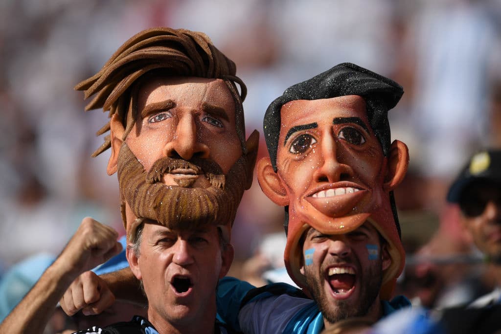 La alegría y el colorido se tomaron la fiesta de los hinchas de Francia y Argentina en medio del duelo entre ambos países por los octavos de final en el Mundial de Rusia 2018.