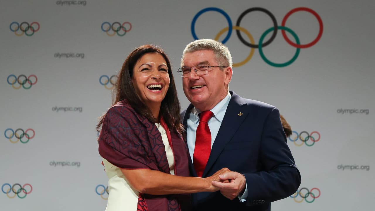 Alcaldesa de París aprueba a atletas rusos para Olímpicos 2024