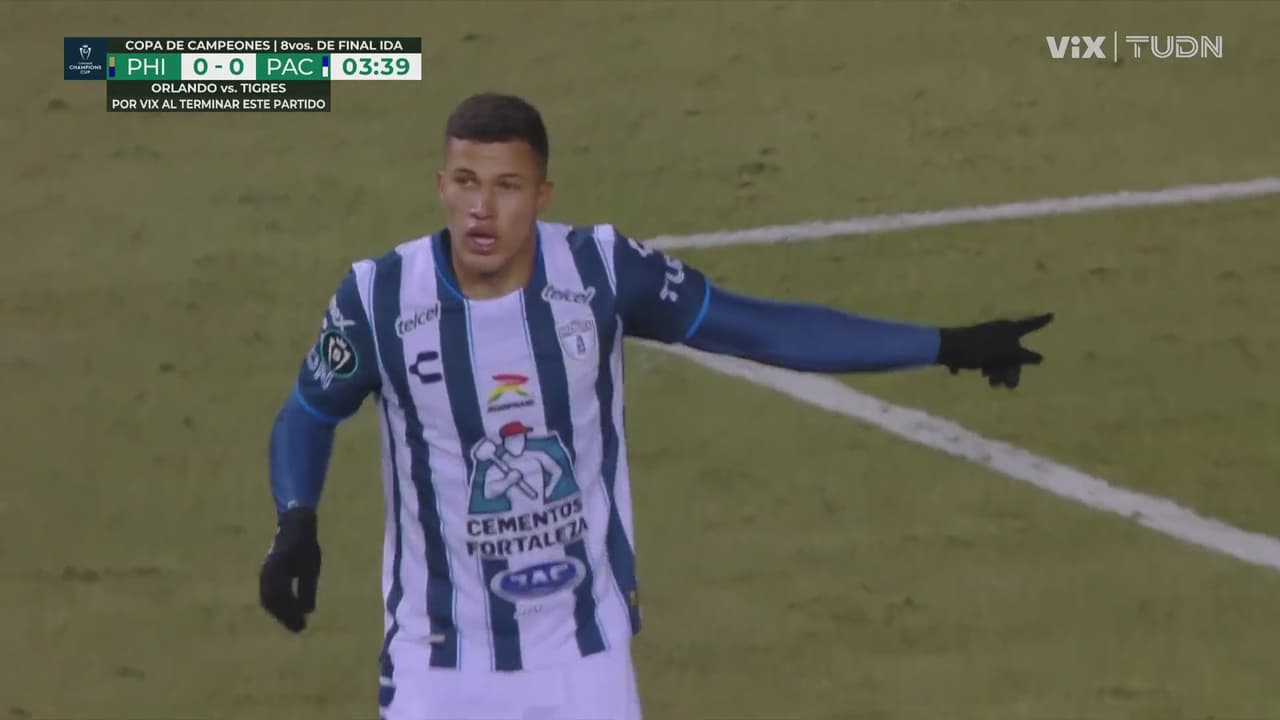 Bombazo de Nelson Deossa que sale apenas arriba del arco del Union