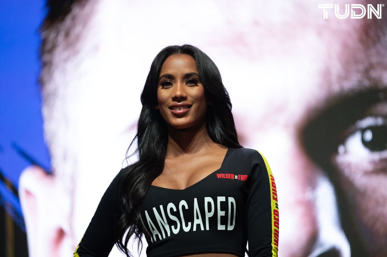 El mexicano ‘Vaquero’ Navarrete y Jeo Santisima cumplieron en la báscula al marcar 122 libras. El pleito es por el cetro mundial supergallo OMB del ‘Vaquero’.