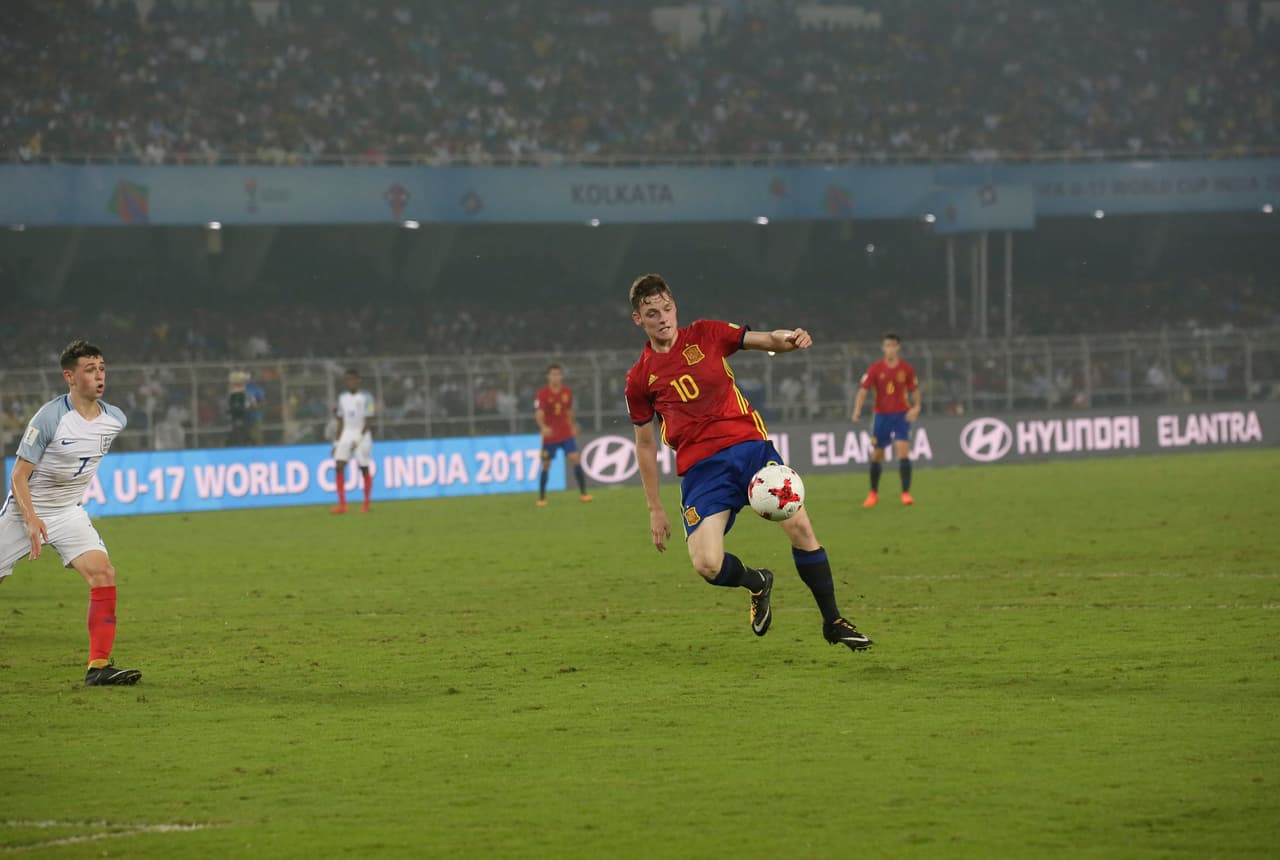 Las emociones aumentaron en España cuando el mismo Gómez se encontró con este balón para mandarlo al fondo de la red.