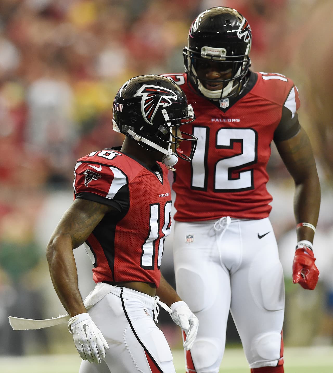 <a href="http://www.nfl.com/player/juliojones/2495454/profile">Julio Jones</a> es un fenómeno de la naturaleza, en camino a su tercera temporada consecutiva con más de 1,500 yardas por aire. Los
<a href="http://www.nfl.com/teams/atlantafalcons/profile?team=ATL">Falcons</a> además pueden correr el balón. Devonta Freeman, Tevin Coleman, Taylor Gabriel,
<a href="http://www.nfl.com/player/mohamedsanu/2533040/profile">Mohamed Sanu</a> y
<a href="http://www.nfl.com/player/alexmack/71375/profile">Alex Mack</a> son profesionales que han ayudado a cambiar la cultura pesimista del equipo.