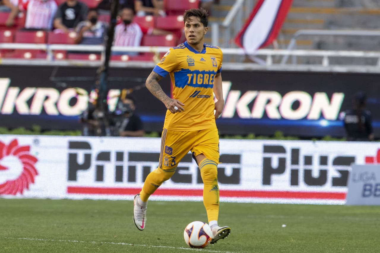 Carlos Salcedo | Defensa