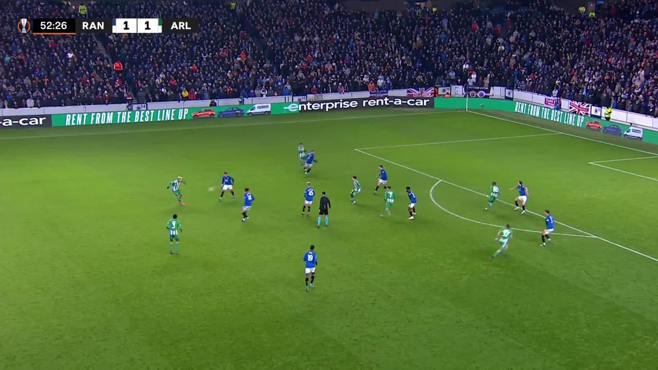 ¡TIRO ATAJADO! disparo por Mihlali Mayambela.