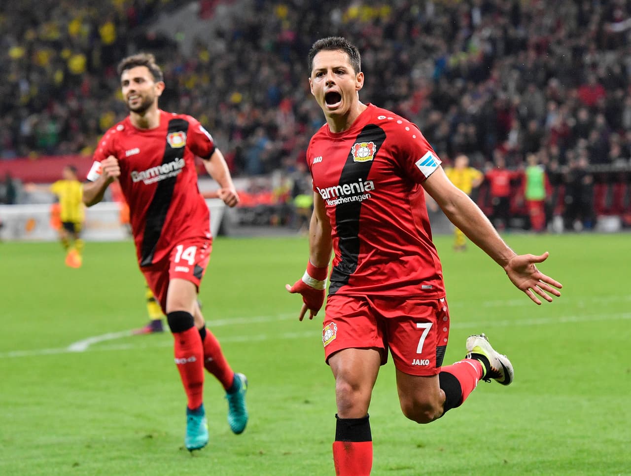 Javier Hernández anotó y llegó a 101 tantos en Europa, en una racha que demuestra que se mantiene en un gran momento en el Bayer Leverkusen.