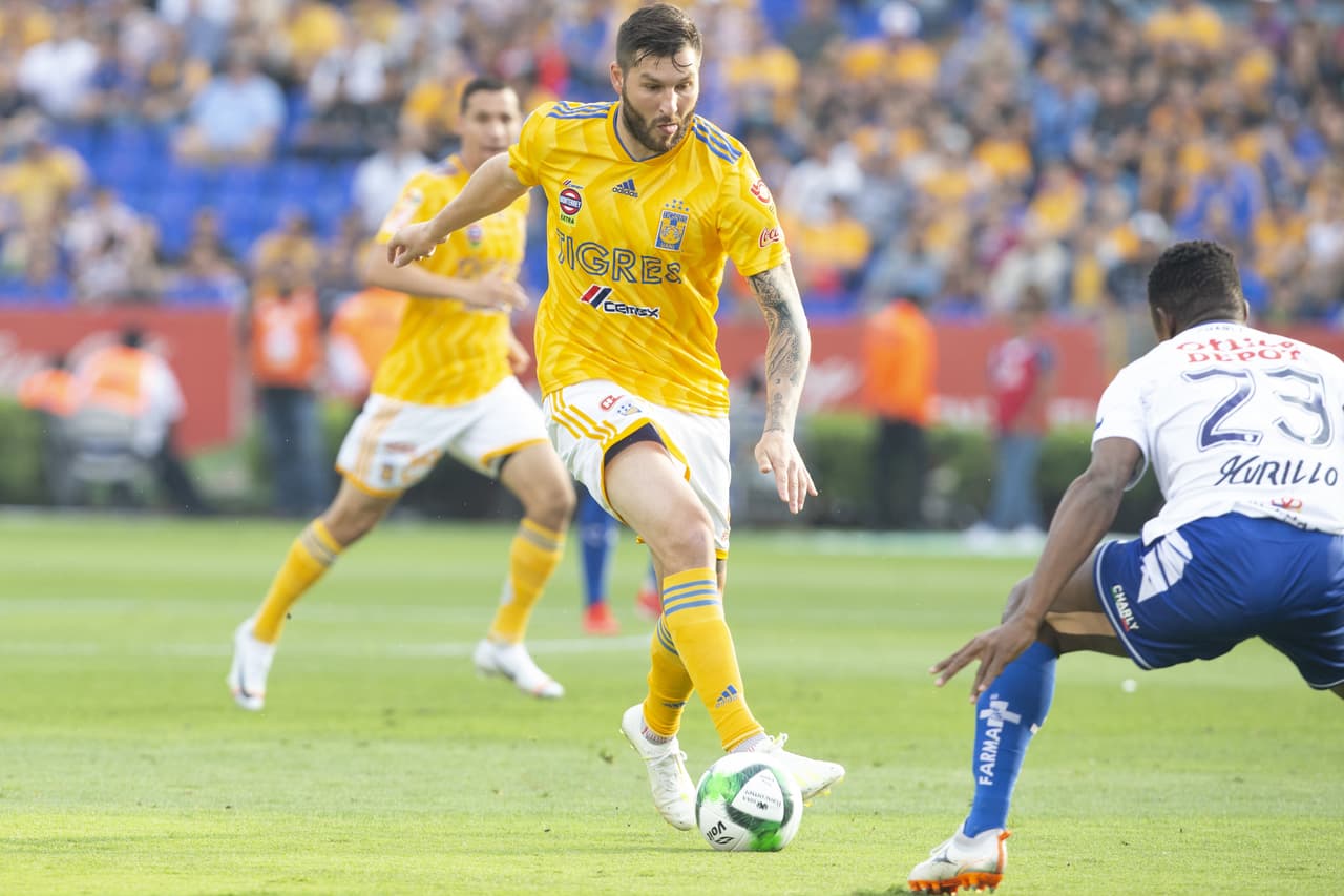<b>2) Andre-Pierre Gignac</b>. El futbolista más emblemático de Tigres y uno de los extranjeros más rimbombantes en haber llegado al balompié mexicano en los años recientes. De calidad probada, es la cara del equipo felino, capaz de marcar goles que dejan con la boca abierta. Esta temporada su presencia se vio disminuida a causa de las lesiones pero es un delantero fuerte, temible y difícil de marcar para las defensas rivales.