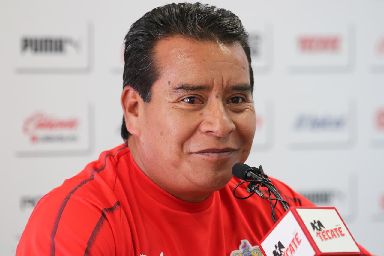 Un día antes de la confirmación de Tomas Boy como nuevo técnico de Chivas de Guadalajara, Alberto Coyote tuvo una última rueda de prensa. Esta fue la última imagen del estratega interino a cargo.