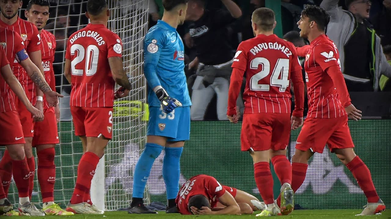 Diagnostican traumatismo craneoencefálico a Jordán, jugador del Sevilla