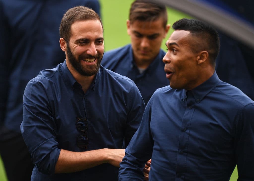 Gonzalo Higuain, Alex Sandro y Rugani serían los tres jugadores que tendrían salida en la 'Vecchia Signora' para facilitar la transferencia, de acuerdo a publicación 'The Transistor'.