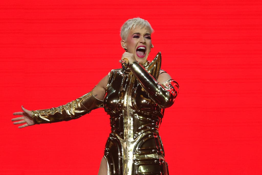 La versión animada del sujetador de cono probablemente les dio a los fanáticos de Perry flashbacks de moda.