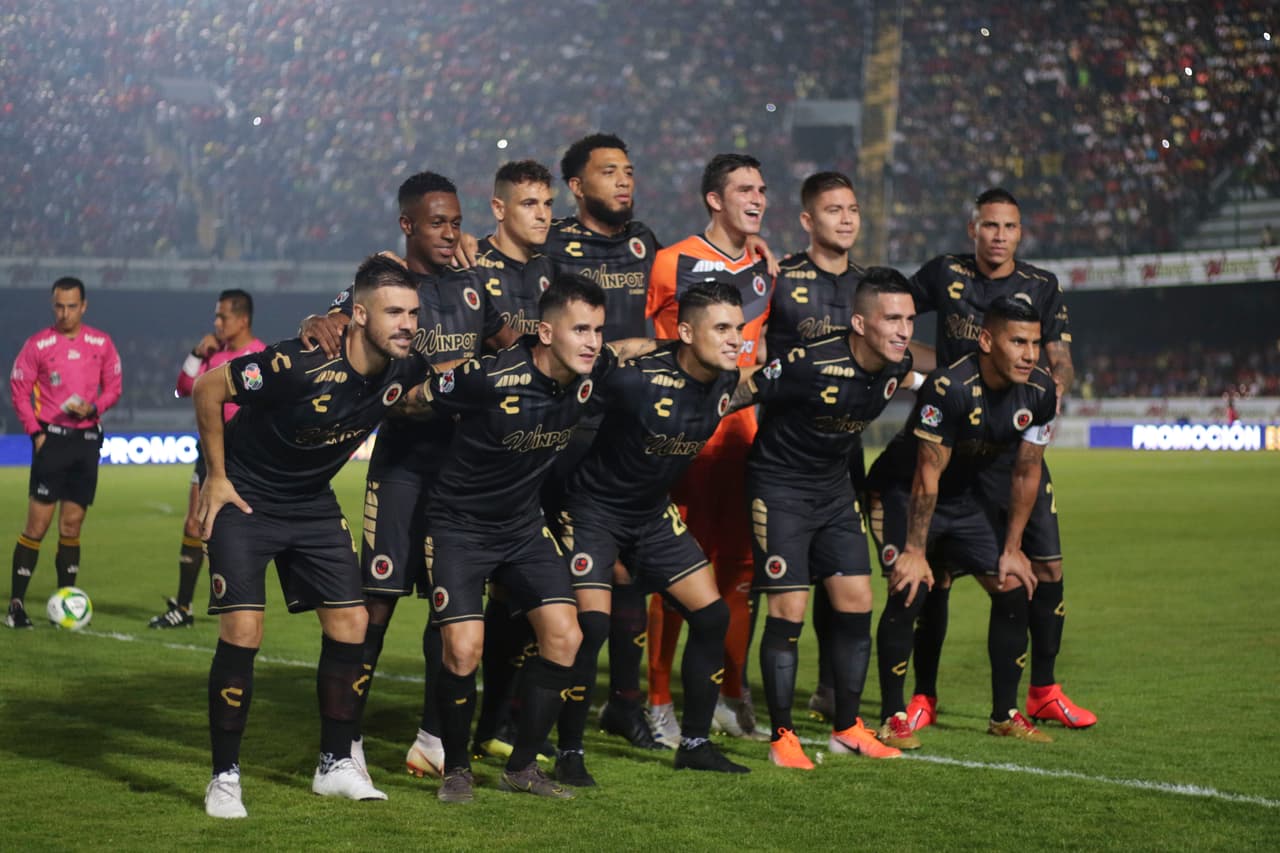 Esta fue la última alineación de los escualos durante el Clausura 2019. Su futuro está en el aire.
