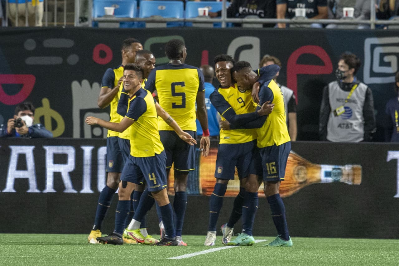 Los goles de J. Quiñónez, J. Corozo y W. Chalá sentencian la victoria 2-3 de Ecuador sobre México.