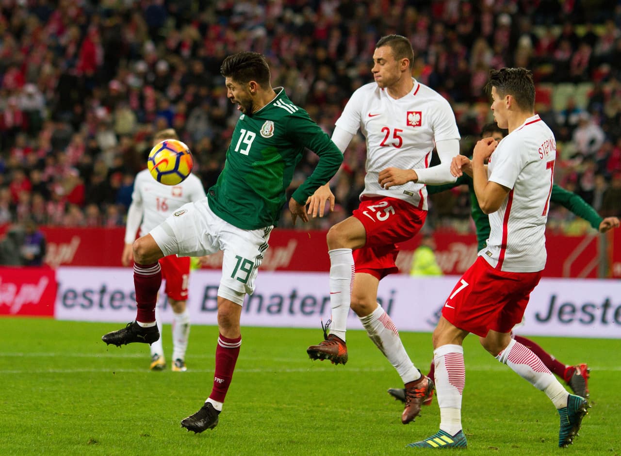 El delantero del América jugó por Raúl Jiménez en el ataque.