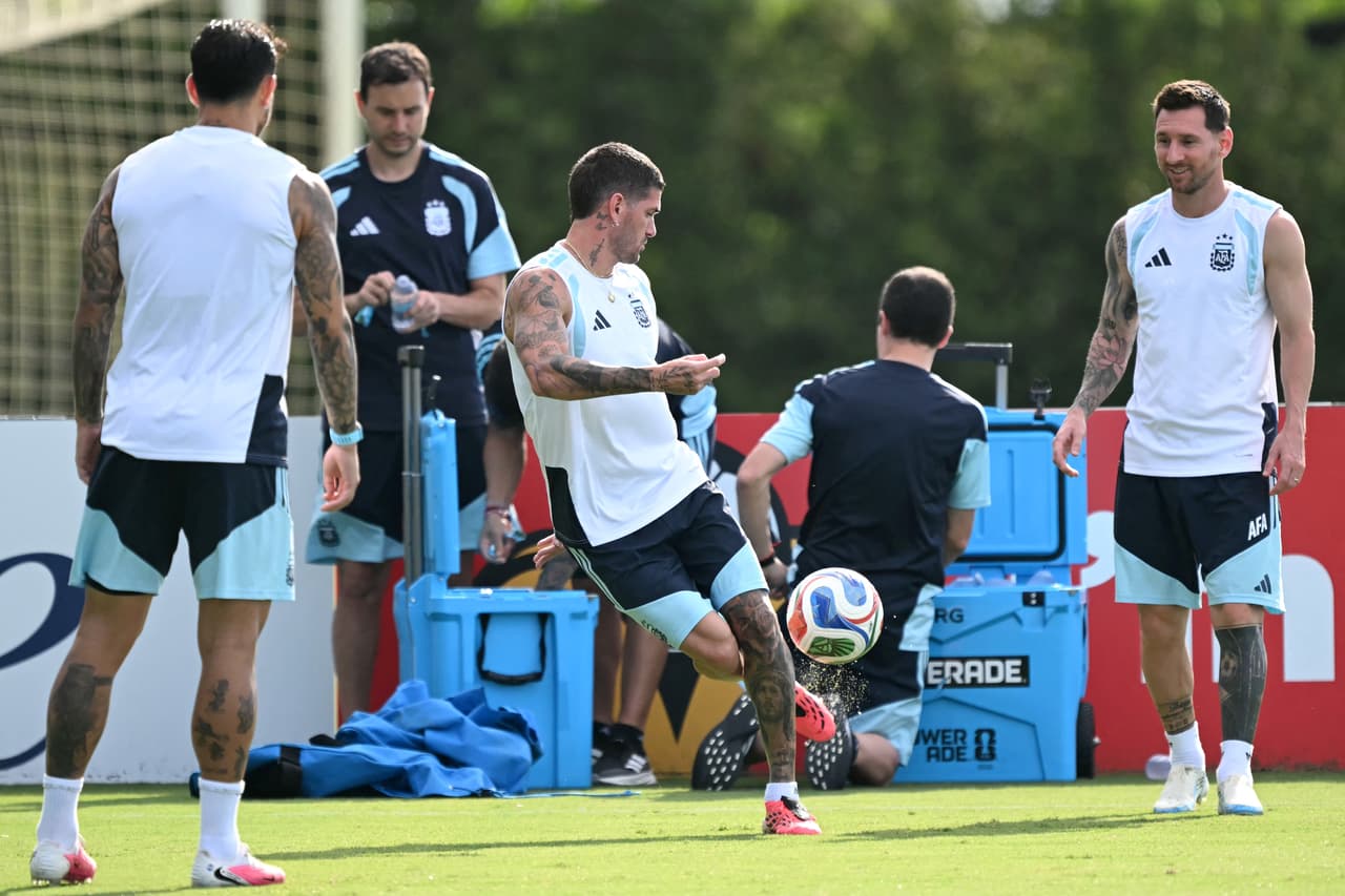 Rodrigo de Paul pide disfrutar día a día a Lionel Messi