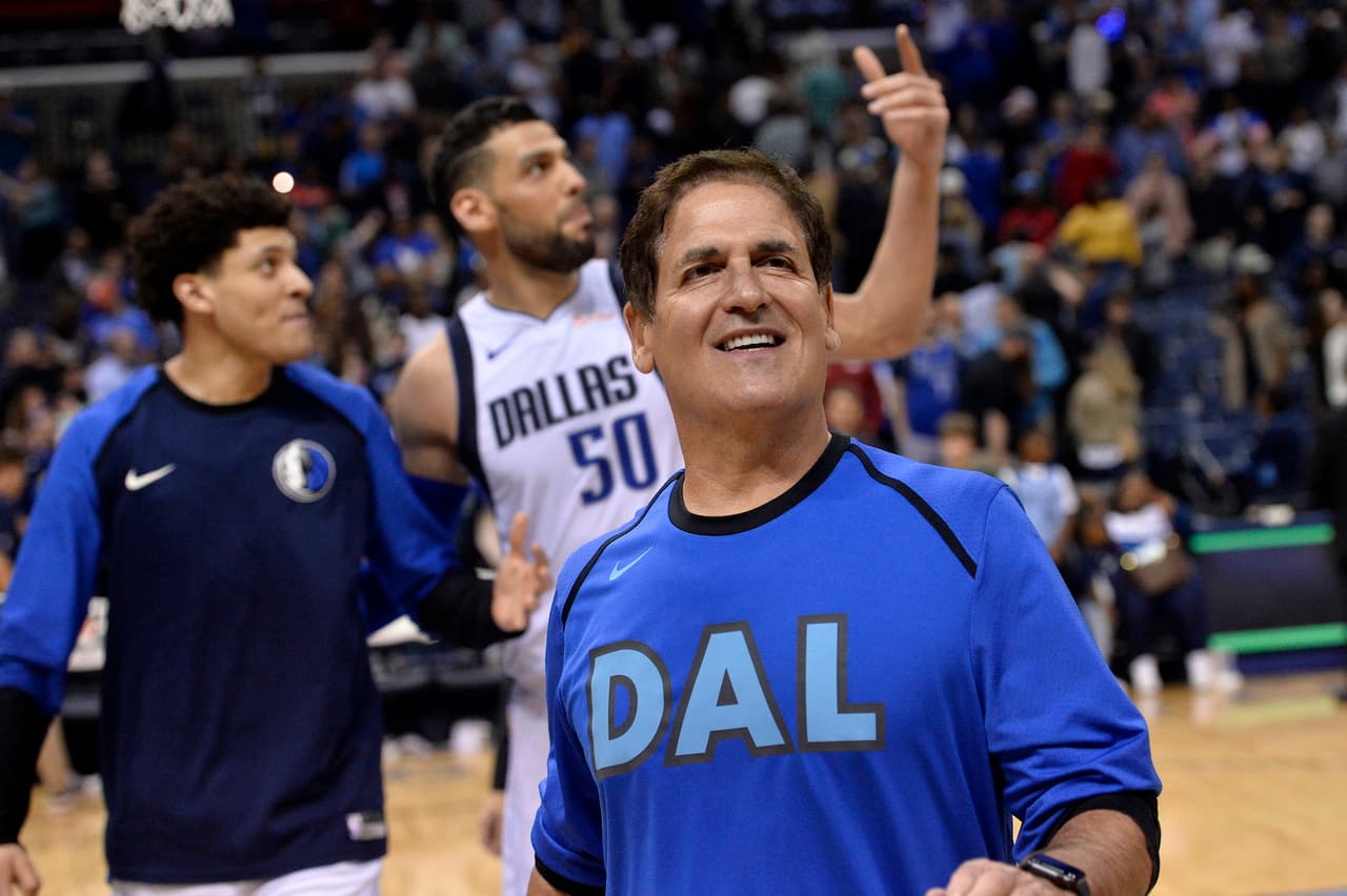 Mark Cuban, dispuesto a arrodillarse con los Mavericks