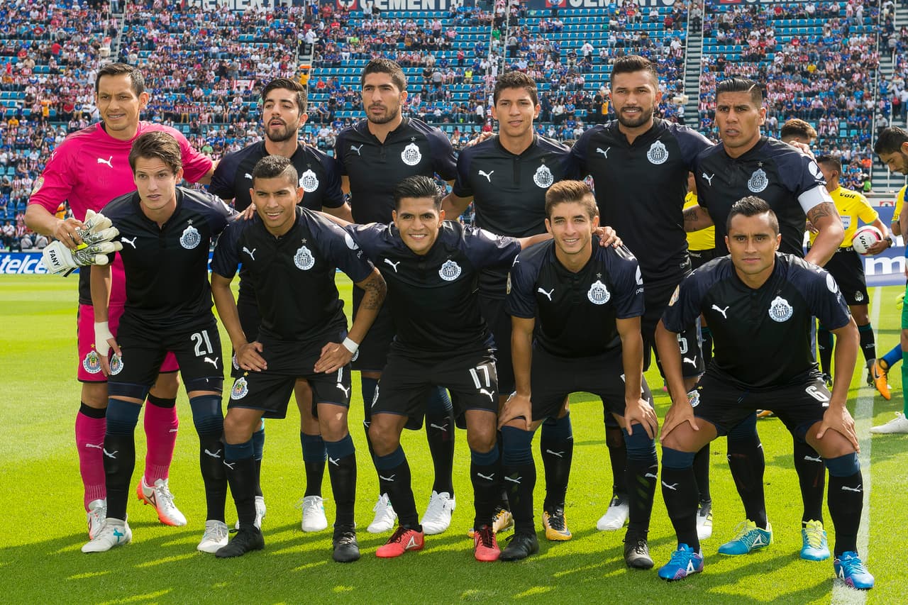 Chivas llegó al torneo con un equipo plagado de lesiones por lo que el actual campeón ha tenido un comienzo de torneo irregular.
