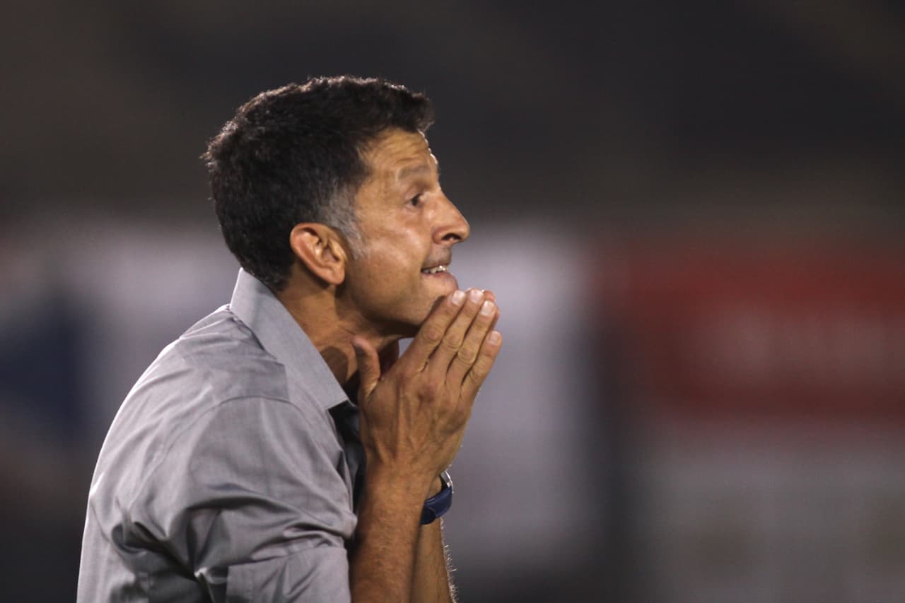 Fue una lesión lo que lo alejó de las canchas profesionales de fútbol pero pudo representar a Colombia en la categoría Sub- 20.