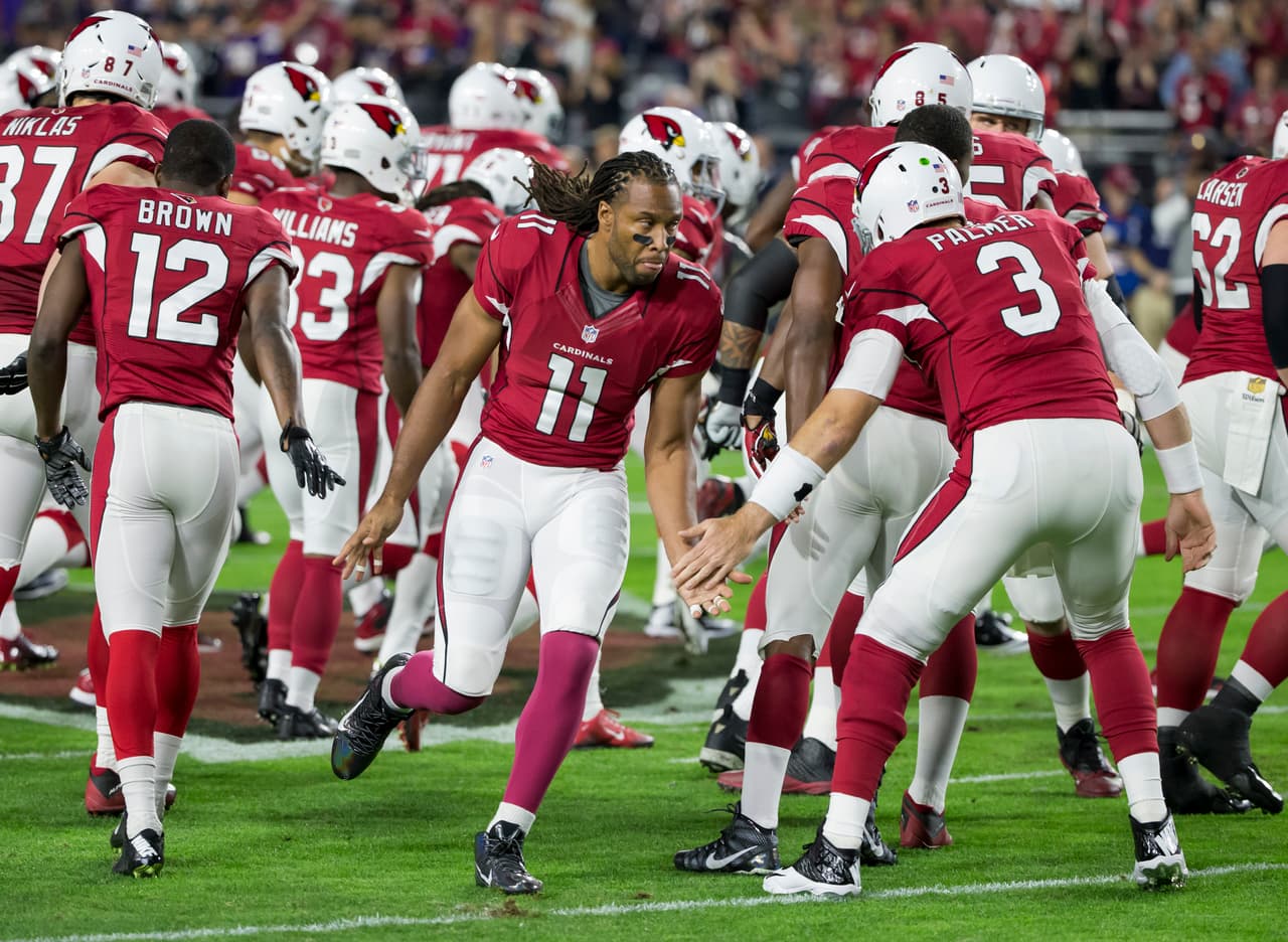 Los Panthers (NFC Sur, semana de descanso) y los ARIZONA CARDINALS (lugar en los playoffs), que vencieron a Minnesota 23-20 el jueves por la noche, junto con los NEW ENGLAND PATRIOTS (lugar en los playoffs), que vencieron a Houston 27-6 el domingo por la noche, son los tres equipos matemáticamente clasificados a la postemporada.