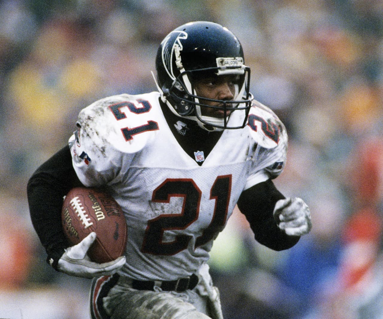 Brown es el único jugador en la historia de la NFL con al menos 100 recepciones y una patada de despeje devuelta para touchdown en múltiples temporadas y lo ha hecho en las últimas tres campañas (2013, 2014 y 2015). TROY BROWN de New England (2001) y ERIC METCALF de Atlanta (1995) son los únicos otros dos jugadores en conseguir ese hito en una temporada.