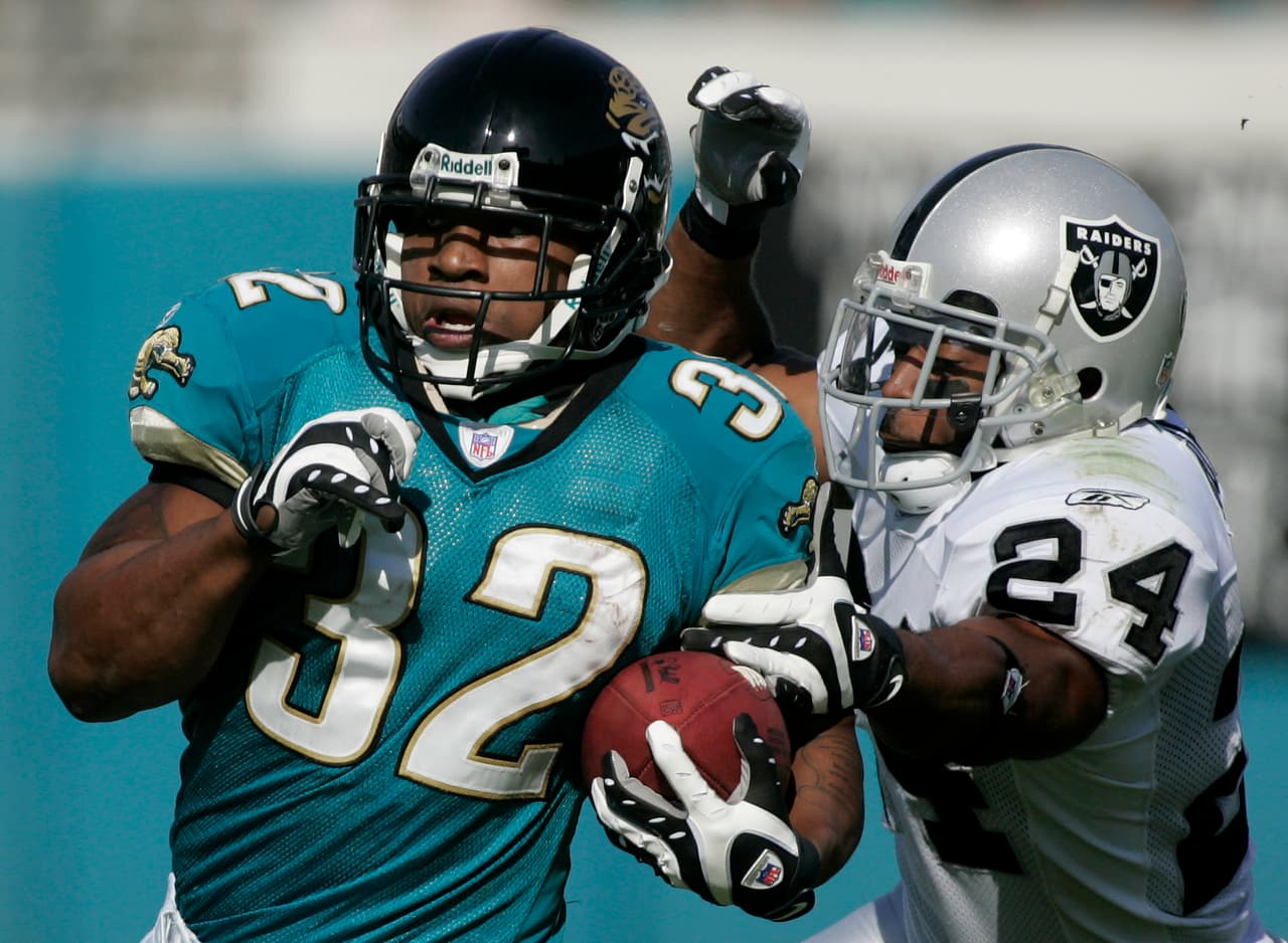6.- Los JACKSONVILLE JAGUARS vencieron a Indianapolis 51-16 e impusieron una marca de la franquicia de puntos anotados en un solo juego (la marca anterior era de 49 puntos contra Oakland el 23 de diciembre del 2007).