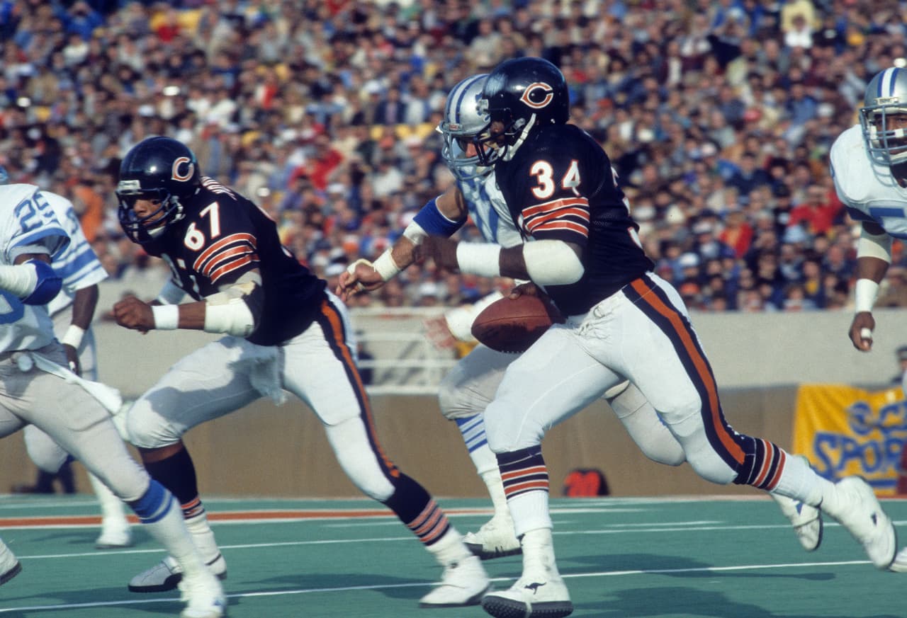 Mariota, quien ha sido responsable de touchdowns de al menos 40 yardas por pase (su más largo de 61 yardas), tierra (su más largo de 87 yardas) y recepción (su más largo de 41 yardas) en esta temporada, es el primer jugador en conseguir ese hito en la misma temporada desde que el corredor miembro del Salón de la Fama WALTER PAYTON lo logró en 1983.