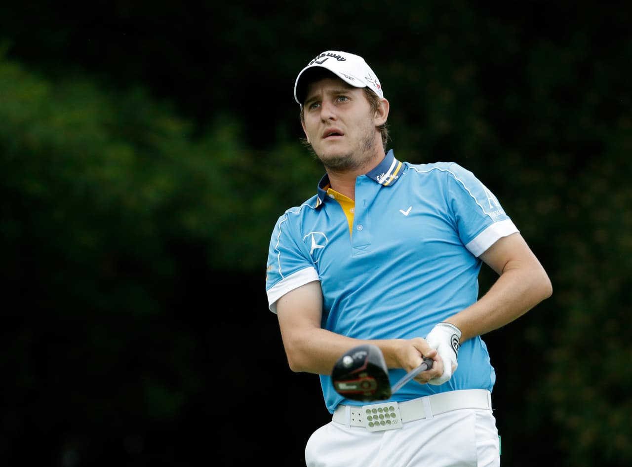 El argentino Emiliano Grillo está a dos golpes del liderato en el Campeonato de la PGA.