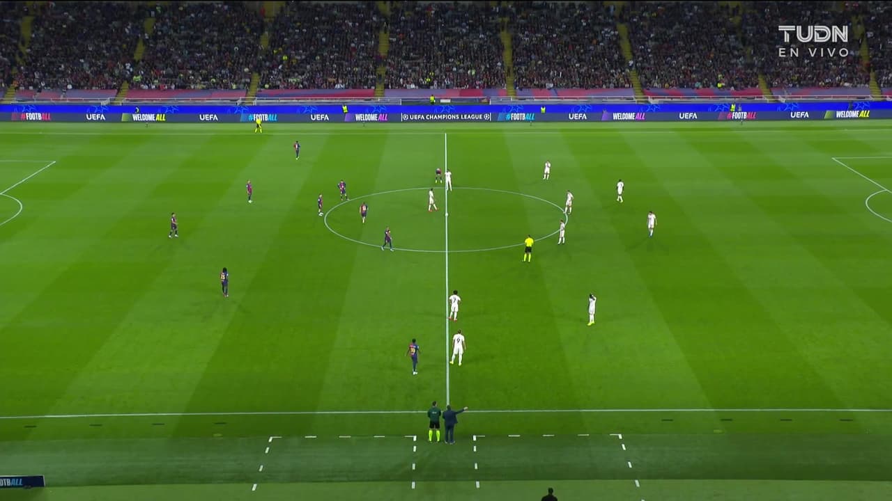 ¡Saltan a la cancha los culés y los bávaros! Ya se juega el partido del día