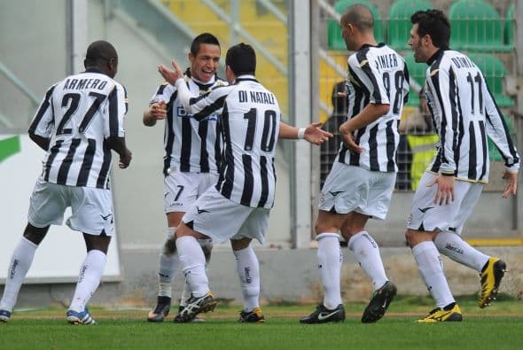 Los goles parecían no acabar y otro de estos fue marcado por Alexis.