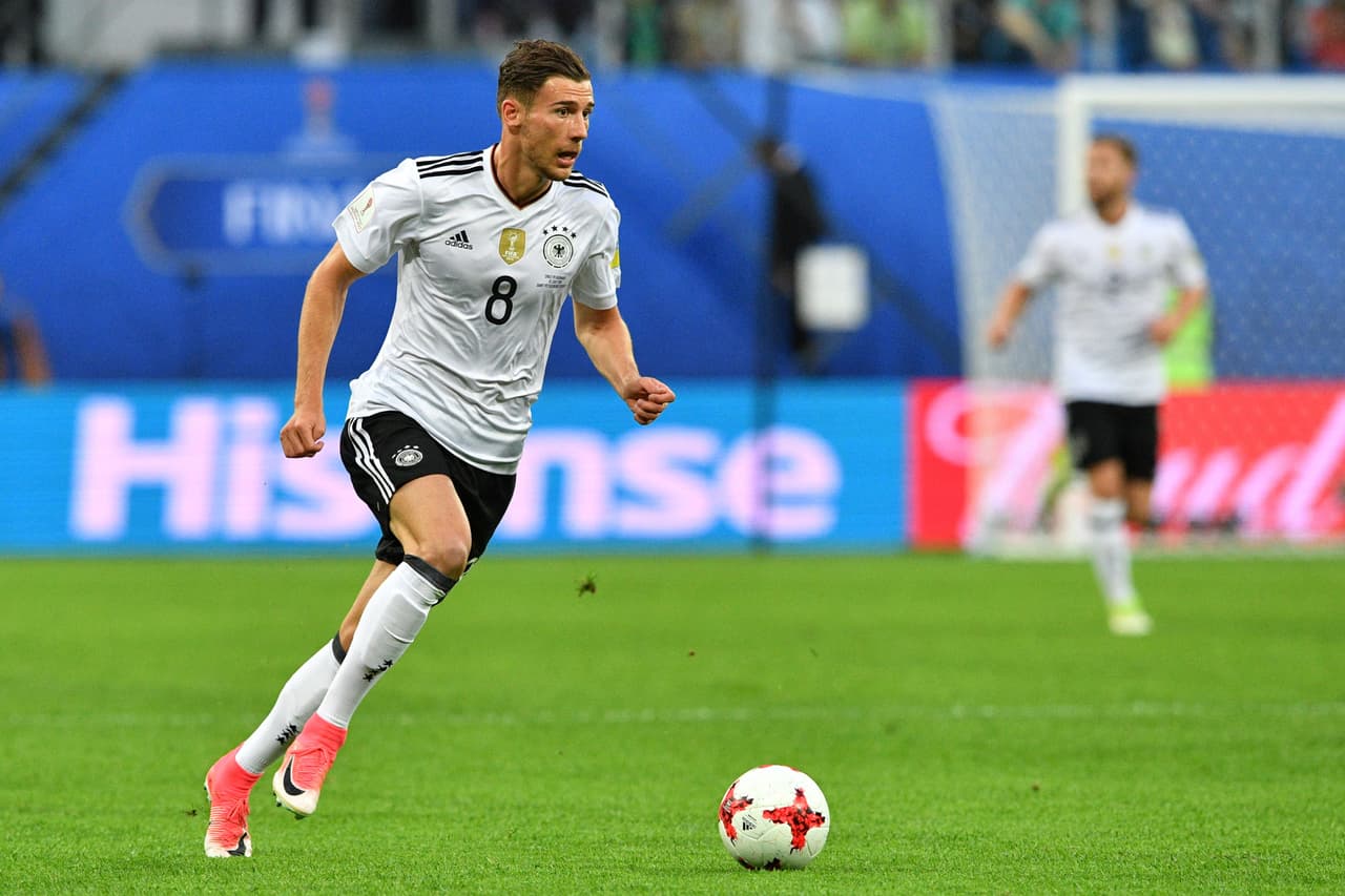 La revelación de la Copa Confederaciones, el alemán León Goretzka de 22 años del Schalke 04, se va por cualquier oferta superior a los 60 millones de euros.