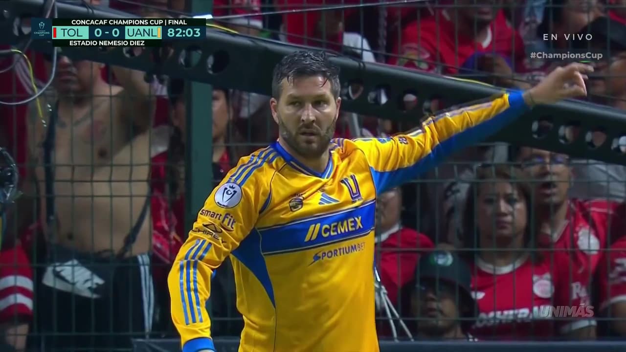 ¡Impresionante atajada de Luis García vs. Tigres salva a Toluca de un golazo en Champions Cup!