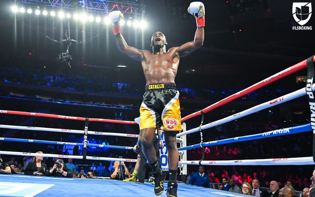 Carlos Adames detuvo a Frank Galarza en cuatro episodios, gracias a un terrible gancho de izquierda que mandó a la lona a su rival.