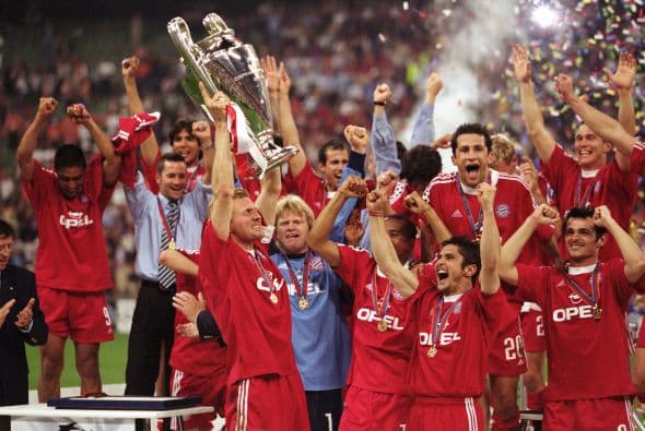 Para el 2001, el Bayern Munich se proclamó campeón al ganar 5-4 en penaltis al Valencia, que también había perdido la Final anterior. En el tiempo regular empataron 1-1.